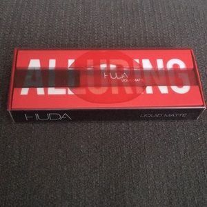 HUDA BEAUTY LIQUID MATTE LIPSTICK IN ALLURING